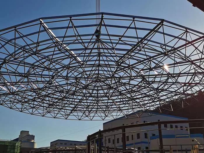 河间螺栓球网架工程施工现场